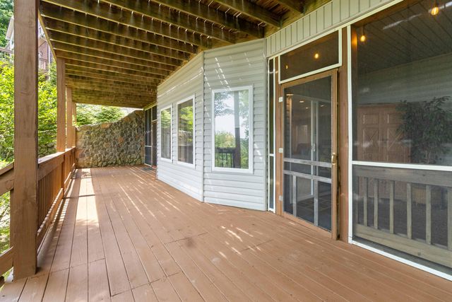 31 Sky View Lane, Burnside, KY 42519