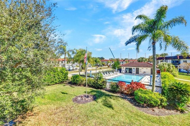4251 27th CT SW 204, Naples, FL 34116