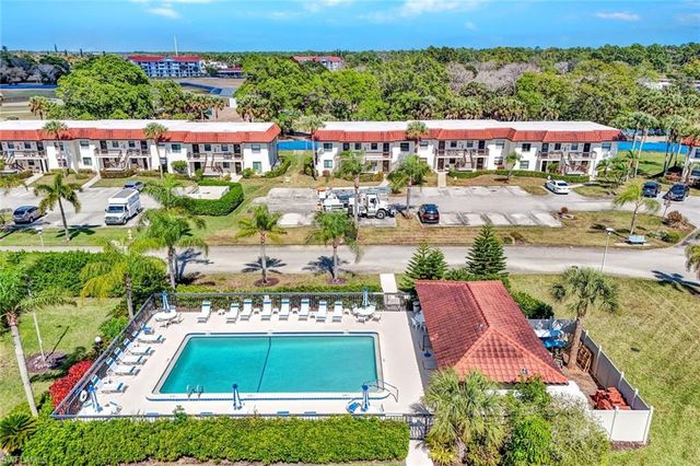 4251 27th CT SW 204, Naples, FL 34116