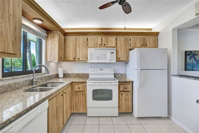 4251 27th CT SW 204, Naples, FL 34116