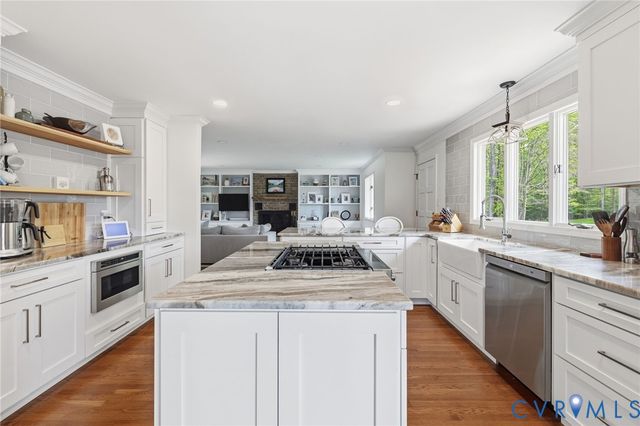 19 Hunting Ridge Rd, Manakin Sabot, VA 23103