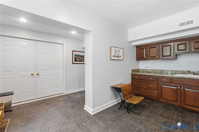 19 Hunting Ridge Rd, Manakin Sabot, VA 23103