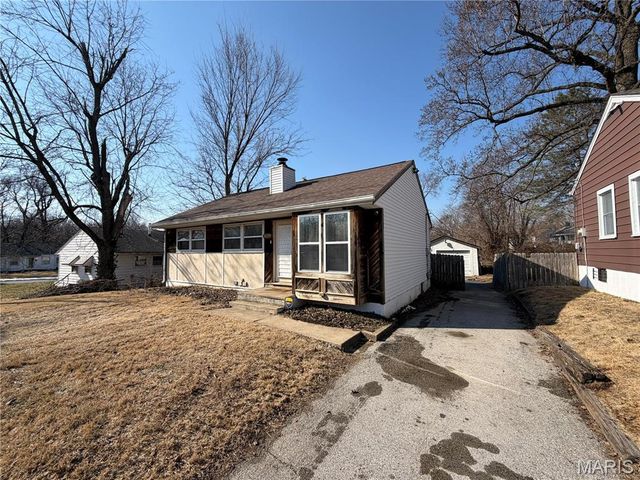 10339 Ross Circle, St Louis, MO 63137