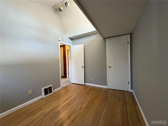 10339 Ross Circle, St Louis, MO 63137