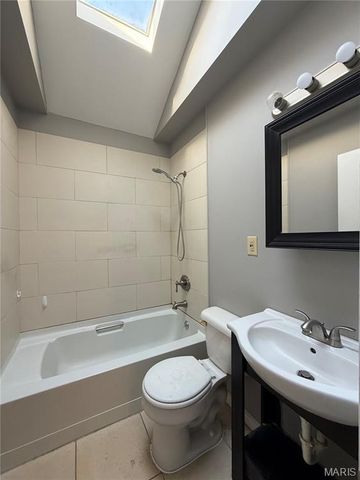 10339 Ross Circle, St Louis, MO 63137