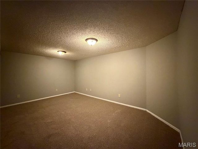 10339 Ross Circle, St Louis, MO 63137