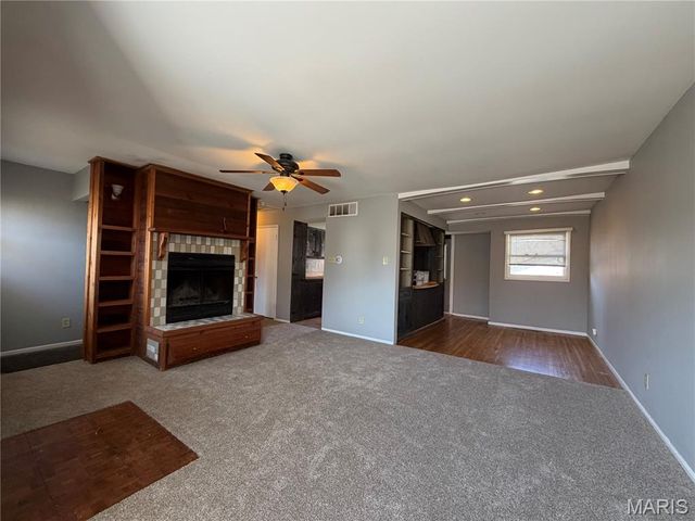 10339 Ross Circle, St Louis, MO 63137