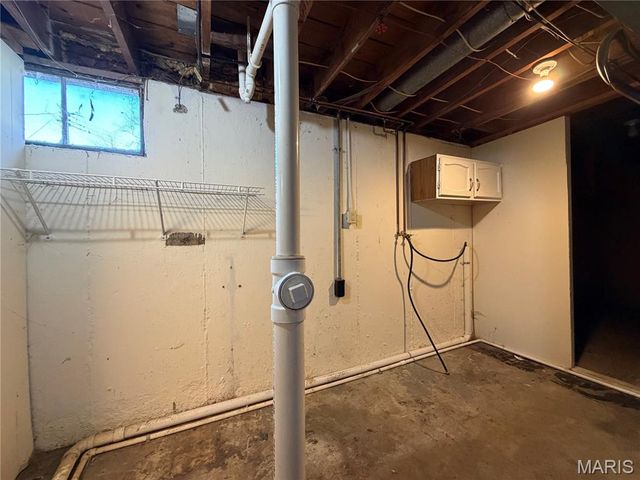 10339 Ross Circle, St Louis, MO 63137