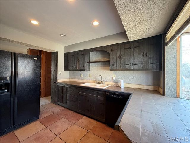 10339 Ross Circle, St Louis, MO 63137