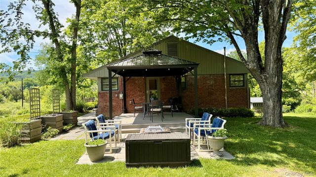 91 Mountain Rest Road, New Paltz, NY 12561