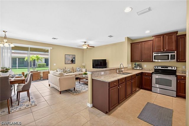 3806 Clearbrook LN, Fort Myers, FL 33966