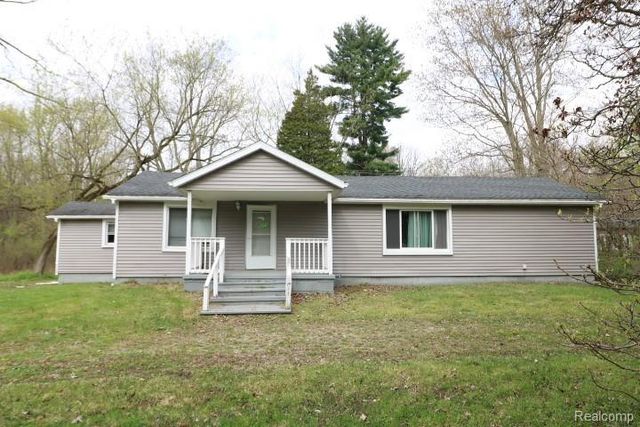3809 State Road, Fort Gratiot, MI 48059