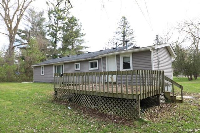 3809 State Road, Fort Gratiot, MI 48059