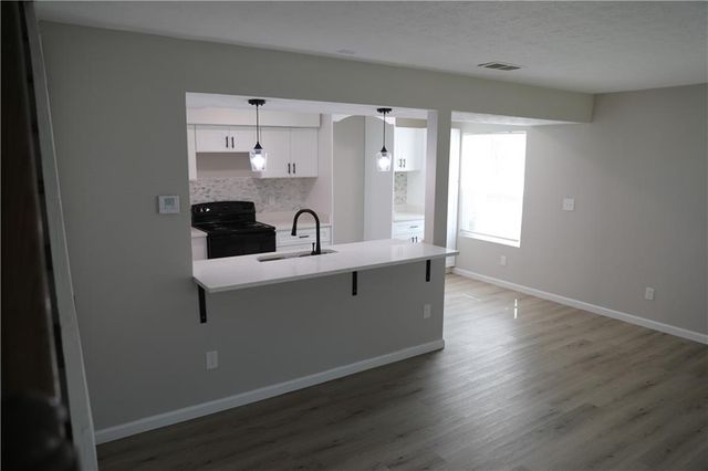1321 Surrey Lane SW, Marietta, GA 30008