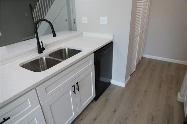 1321 Surrey Lane SW, Marietta, GA 30008