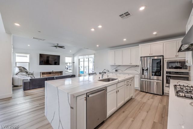 3200 Waterstone Avenue, Henderson, NV 89044