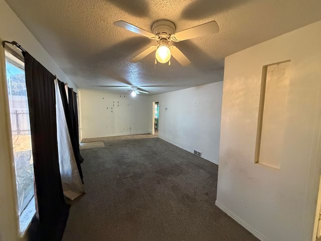 1705 W 16th Street, Plainview, TX 79072