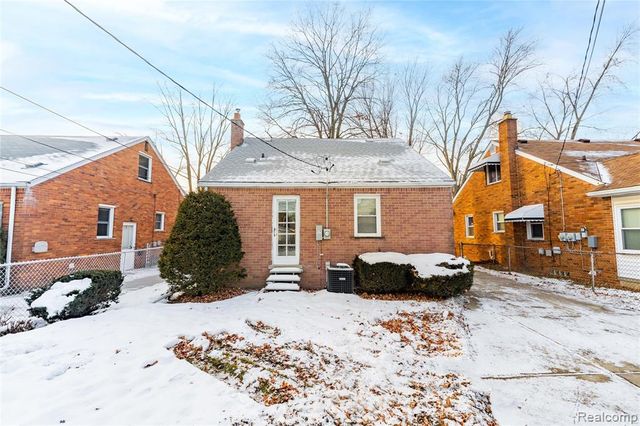 9255 Hubert Avenue, Allen Park, MI 48101