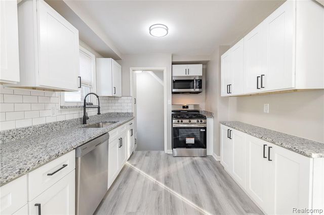 9255 Hubert Avenue, Allen Park, MI 48101