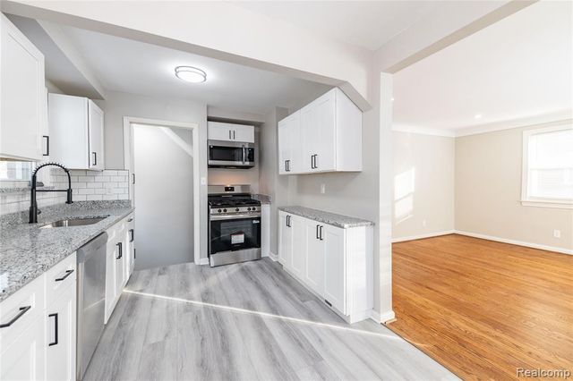 9255 Hubert Avenue, Allen Park, MI 48101