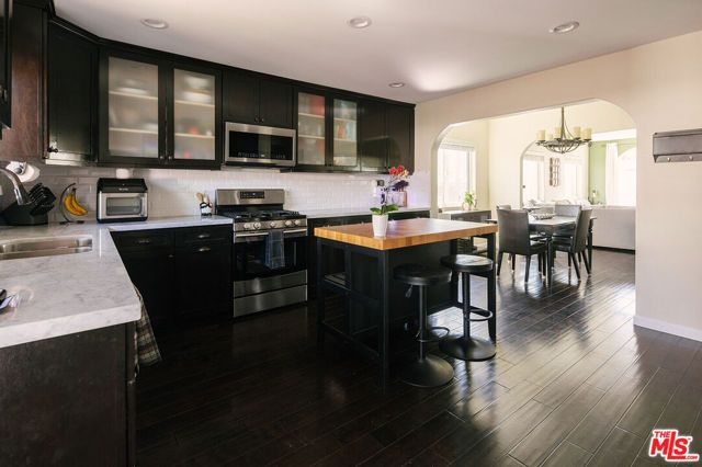 338 N Lima Street, Burbank, CA 91505