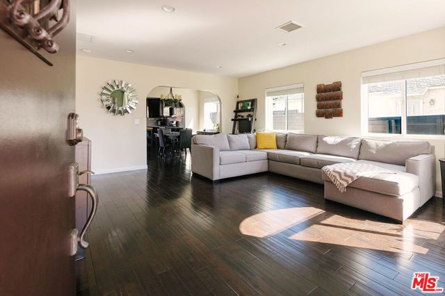 338 N Lima Street, Burbank, CA 91505