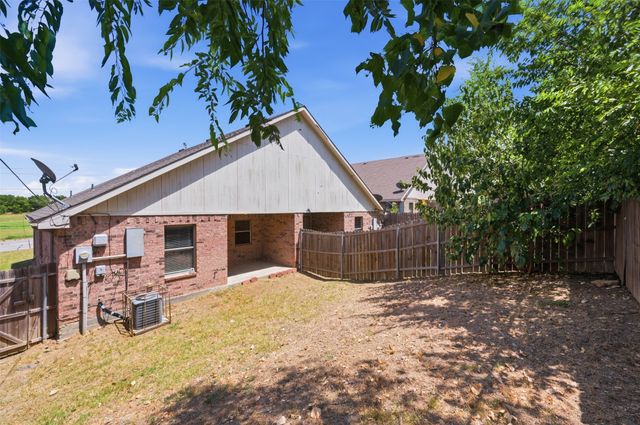 3116 S Cherry Lane, Fort Worth, TX 76116