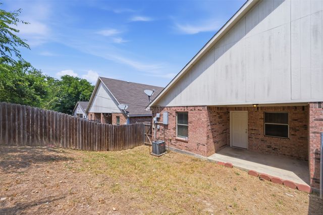 3116 S Cherry Lane, Fort Worth, TX 76116