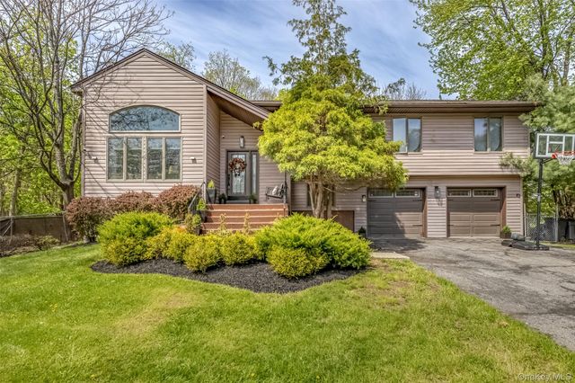 1 San Giacomo Drive, New Windsor, NY 12553