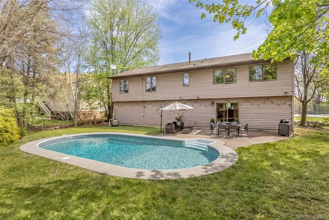 1 San Giacomo Drive, New Windsor, NY 12553