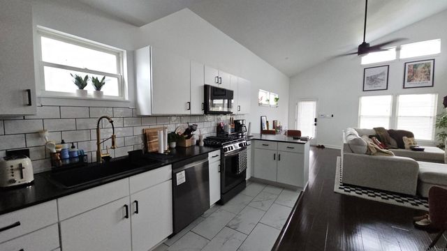 1741 Jourdan Ave, New Orleans, LA 70117