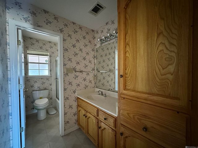 4406 Fourchon Dr, Baker, LA 70714