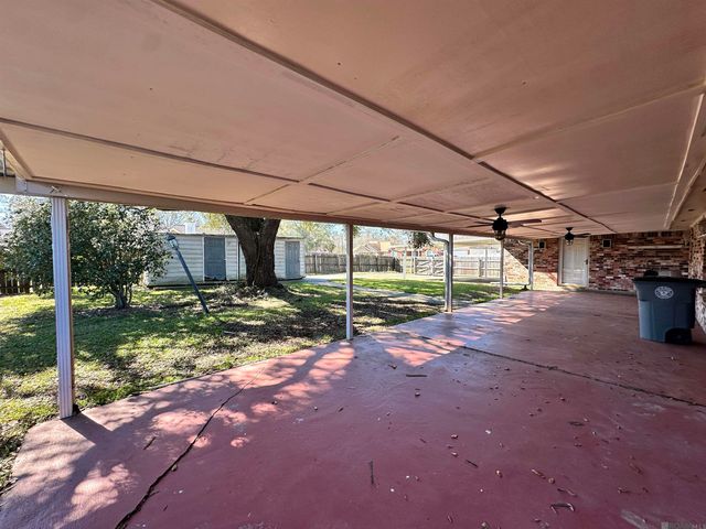 4406 Fourchon Dr, Baker, LA 70714