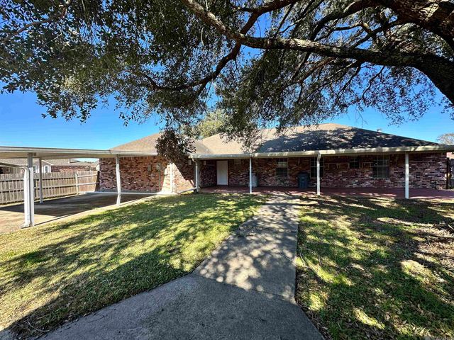 4406 Fourchon Dr, Baker, LA 70714