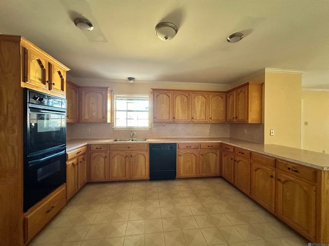 4406 Fourchon Dr, Baker, LA 70714