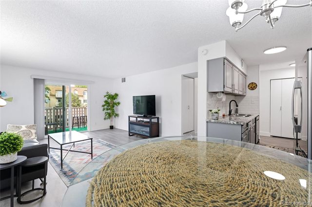 7455 E Quincy Avenue 204, Denver, CO 80237