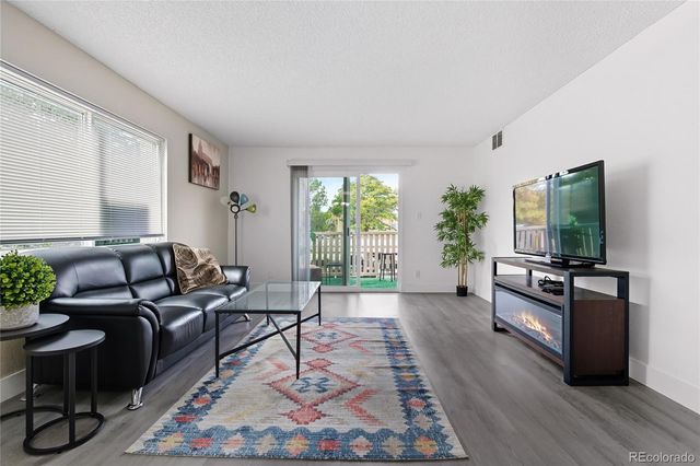 7455 E Quincy Avenue 204, Denver, CO 80237