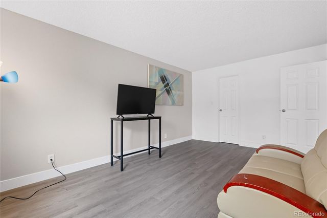 7455 E Quincy Avenue 204, Denver, CO 80237