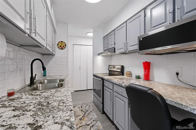 7455 E Quincy Avenue 204, Denver, CO 80237