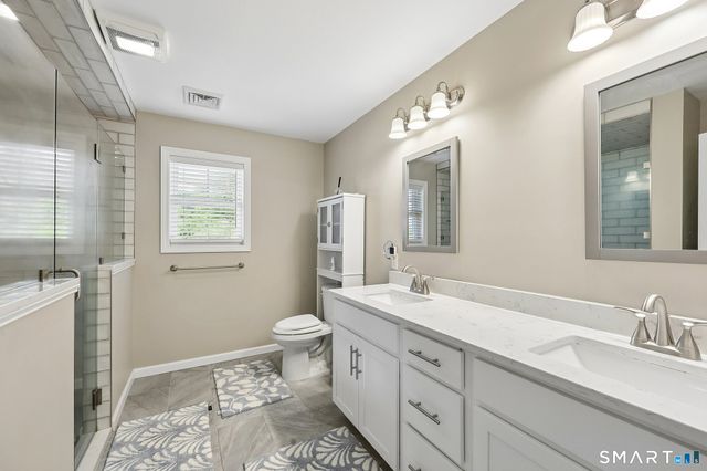17 Sea View Terrace, Waterford, CT 06385