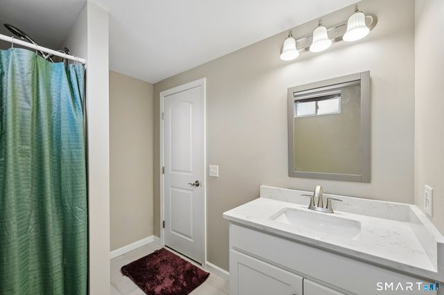 17 Sea View Terrace, Waterford, CT 06385