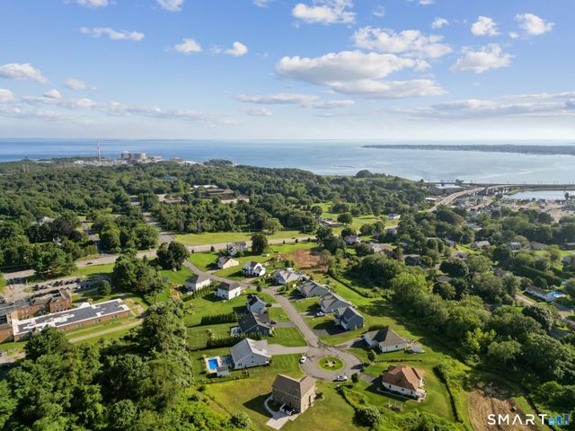 17 Sea View Terrace, Waterford, CT 06385