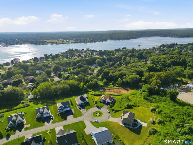 17 Sea View Terrace, Waterford, CT 06385