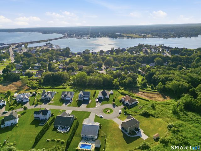 17 Sea View Terrace, Waterford, CT 06385