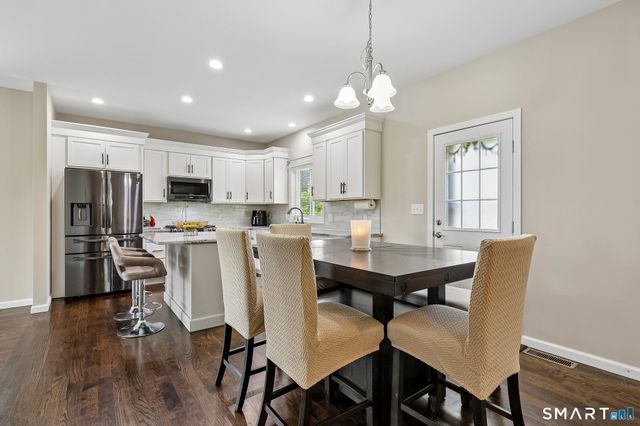 17 Sea View Terrace, Waterford, CT 06385