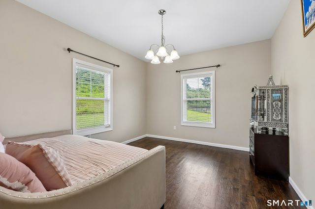 17 Sea View Terrace, Waterford, CT 06385