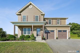 17 Sea View Terrace, Waterford, CT 06385