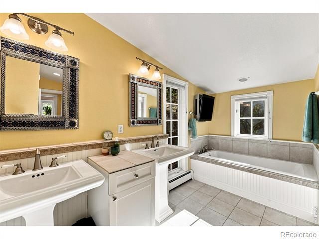 15 Arrowleaf Court, Boulder, CO 80304