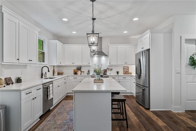 298 Boulder Lake Drive, Cartersville, GA 30121