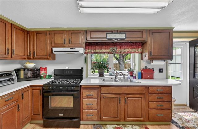 4034 E Newport Road, Newport, MI 48166